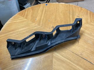 bontott VW PASSAT B6 Jobb első Oldal Lökhárító Tartó (Műanyag)