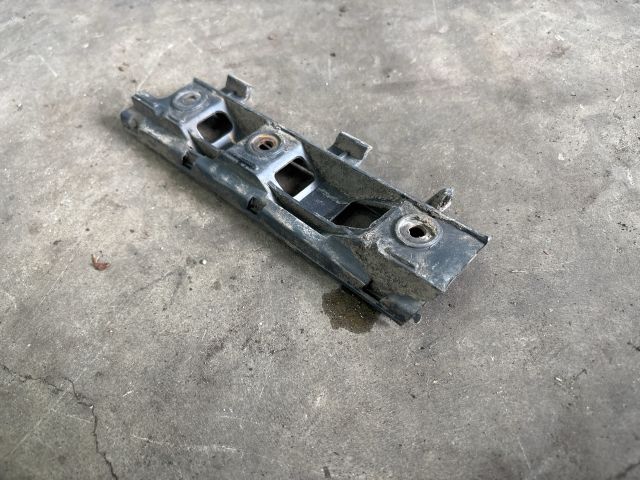 bontott VW PASSAT B6 Jobb első Oldal Lökhárító Tartó (Műanyag)