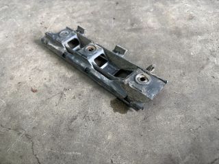 bontott VW PASSAT B6 Jobb első Oldal Lökhárító Tartó (Műanyag)