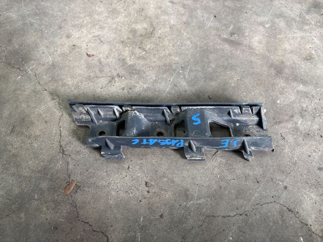 bontott VW PASSAT B6 Jobb első Oldal Lökhárító Tartó (Műanyag)