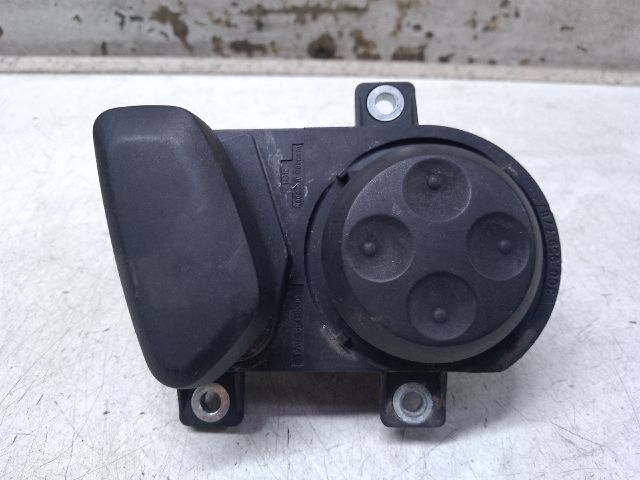 bontott VW PASSAT B6 Jobb első Ülésállító Kapcsoló