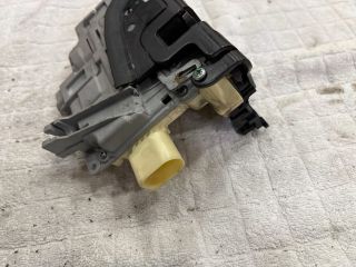 bontott VW PASSAT B6 Jobb első Zárbetét