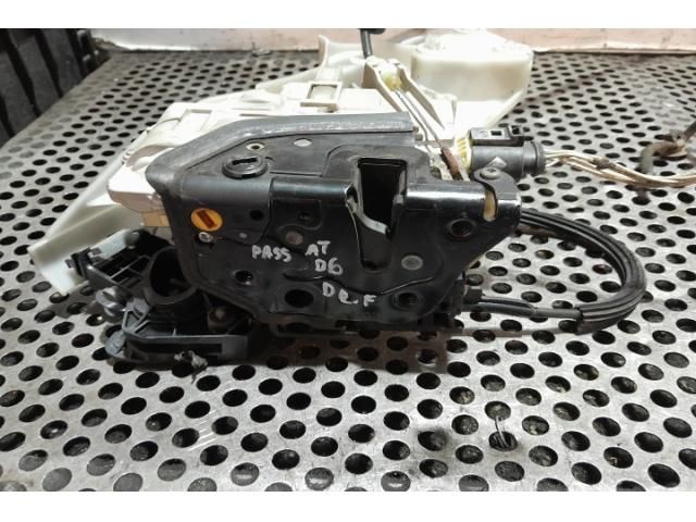 bontott VW PASSAT B6 Jobb első Zsanér