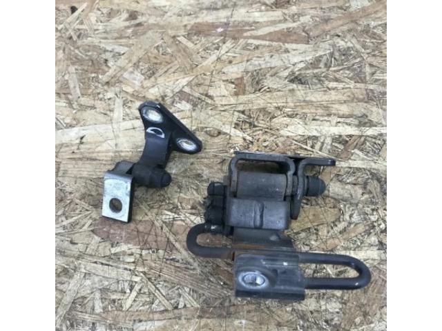 bontott VW PASSAT B6 Jobb első Zsanér