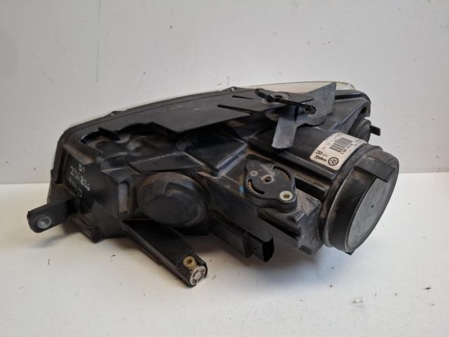 bontott VW PASSAT B6 Jobb Fényszóró