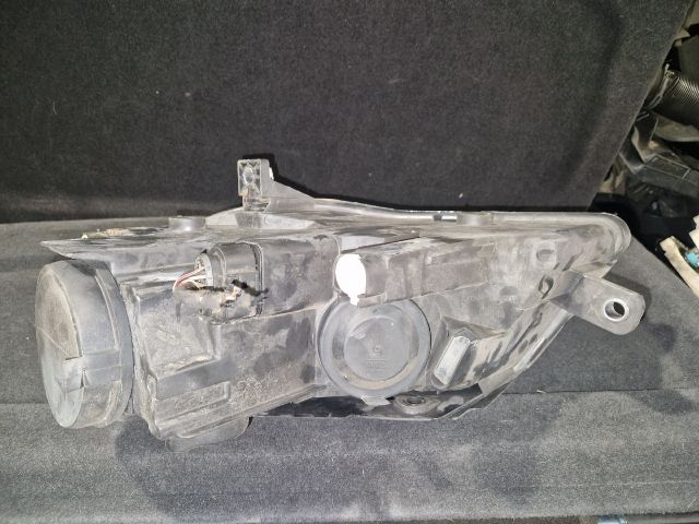bontott VW PASSAT B6 Jobb Fényszóró