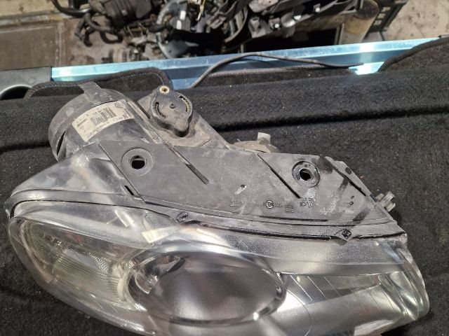 bontott VW PASSAT B6 Jobb Fényszóró