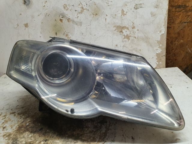bontott VW PASSAT B6 Jobb Fényszóró