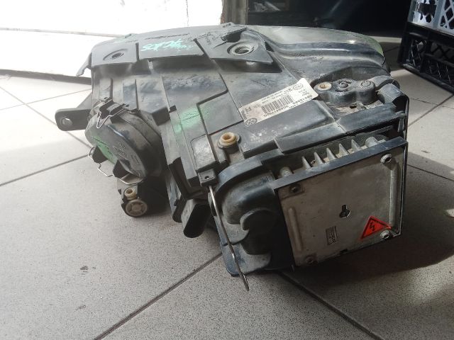 bontott VW PASSAT B6 Jobb Fényszóró