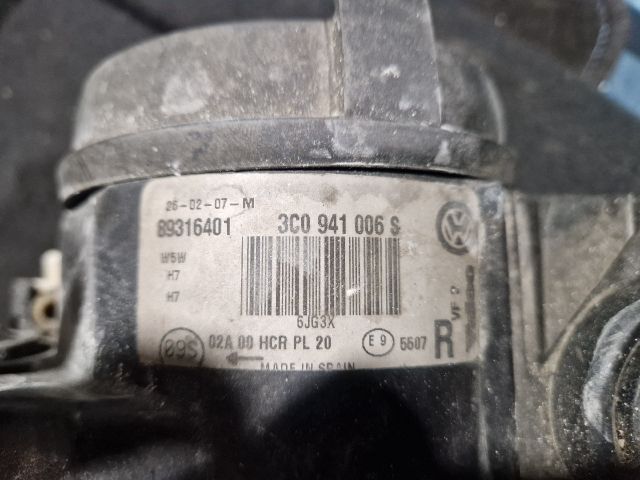 bontott VW PASSAT B6 Jobb Fényszóró