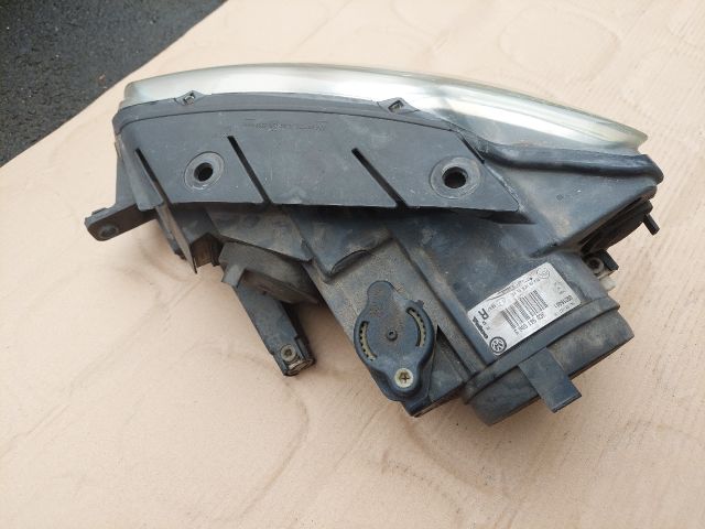 bontott VW PASSAT B6 Jobb Fényszóró