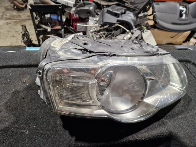 bontott VW PASSAT B6 Jobb Fényszóró