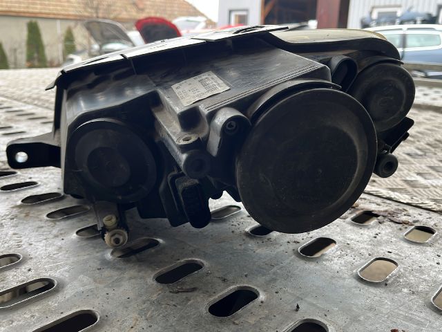bontott VW PASSAT B6 Jobb Fényszóró