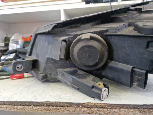 bontott VW PASSAT B6 Jobb Fényszóró