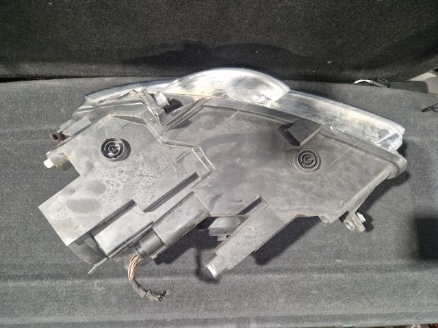 bontott VW PASSAT B6 Jobb Fényszóró