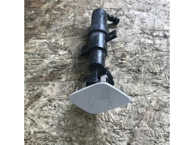 bontott VW PASSAT B6 Jobb Fényszórómosó Fúvóka