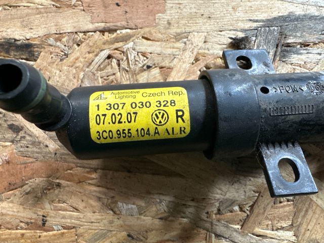 bontott VW PASSAT B6 Jobb Fényszórómosó Fúvóka