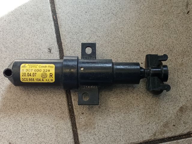 bontott VW PASSAT B6 Jobb Fényszórómosó Fúvóka