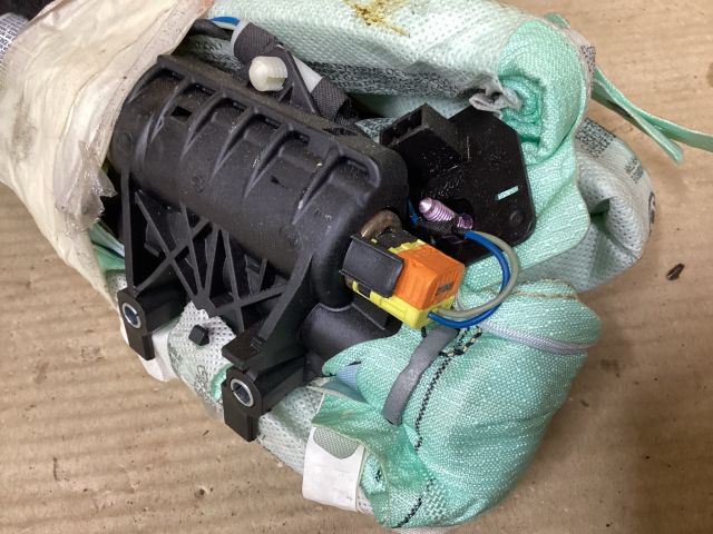 bontott VW PASSAT B6 Jobb Függönylégzsák és Oldallégzsák