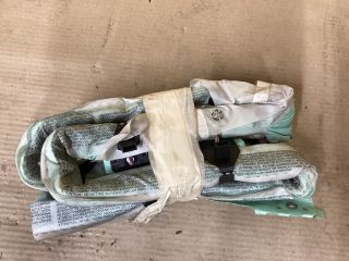 bontott VW PASSAT B6 Jobb Függönylégzsák és Oldallégzsák