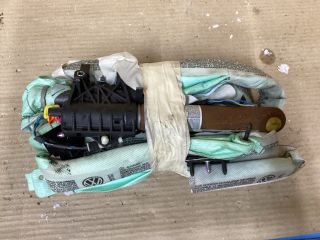 bontott VW PASSAT B6 Jobb Függönylégzsák és Oldallégzsák