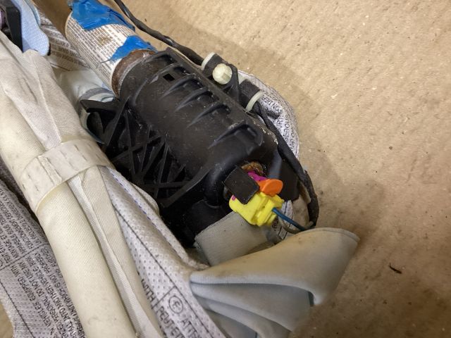 bontott VW PASSAT B6 Jobb Függönylégzsák és Oldallégzsák