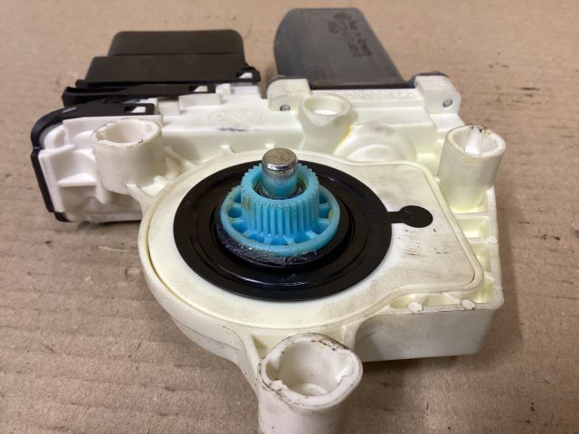 bontott VW PASSAT B6 Jobb hátsó Ablakemelő Motor