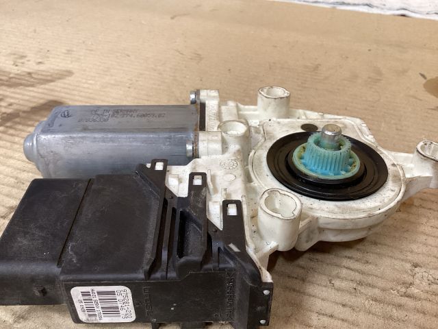 bontott VW PASSAT B6 Jobb hátsó Ablakemelő Motor