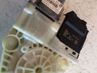 bontott VW PASSAT B6 Jobb hátsó Ablakemelő Motor