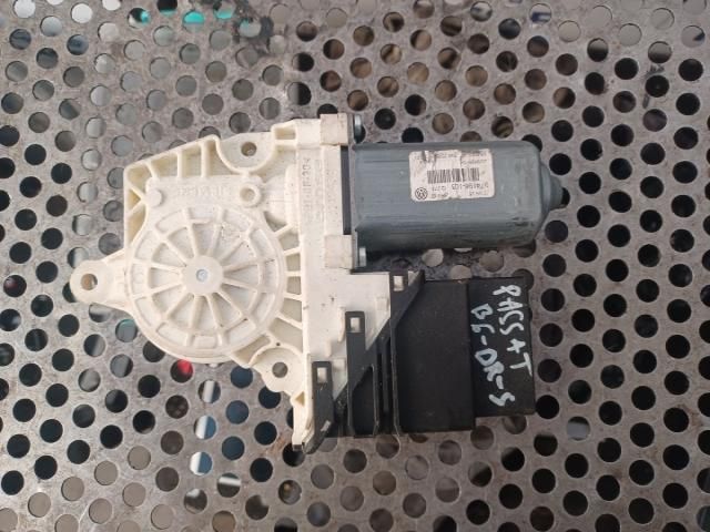 bontott VW PASSAT B6 Jobb hátsó Ablakemelő Motor