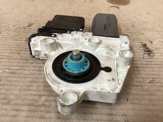 bontott VW PASSAT B6 Jobb hátsó Ablakemelő Motor