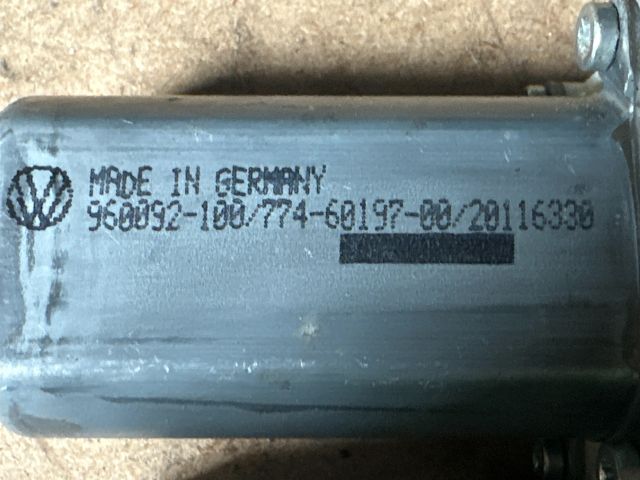 bontott VW PASSAT B6 Jobb hátsó Ablakemelő Motor