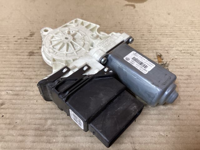 bontott VW PASSAT B6 Jobb hátsó Ablakemelő Motor