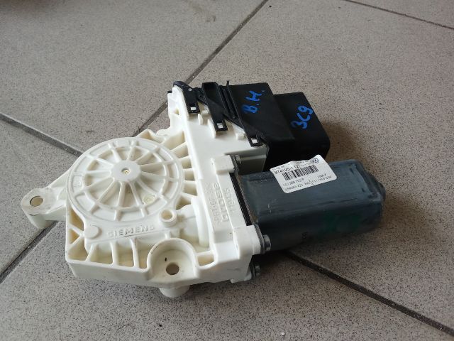 bontott VW PASSAT B6 Jobb hátsó Ablakemelő Motor