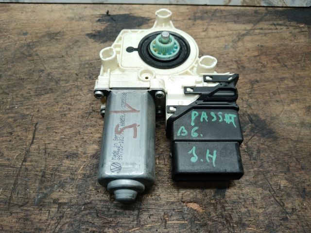 bontott VW PASSAT B6 Jobb hátsó Ablakemelő Motor