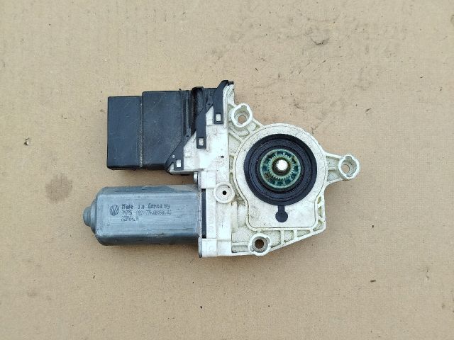 bontott VW PASSAT B6 Jobb hátsó Ablakemelő Motor