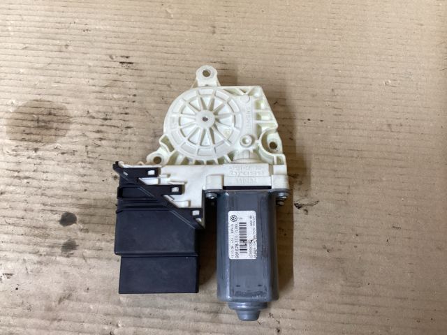 bontott VW PASSAT B6 Jobb hátsó Ablakemelő Motor