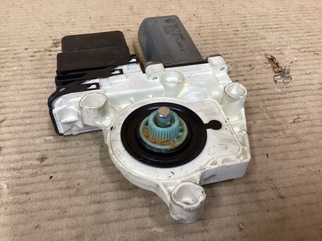 bontott VW PASSAT B6 Jobb hátsó Ablakemelő Motor