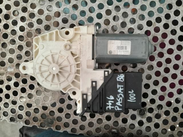 bontott VW PASSAT B6 Jobb hátsó Ablakemelő Motor