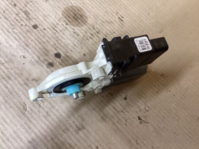 bontott VW PASSAT B6 Jobb hátsó Ablakemelő Motor