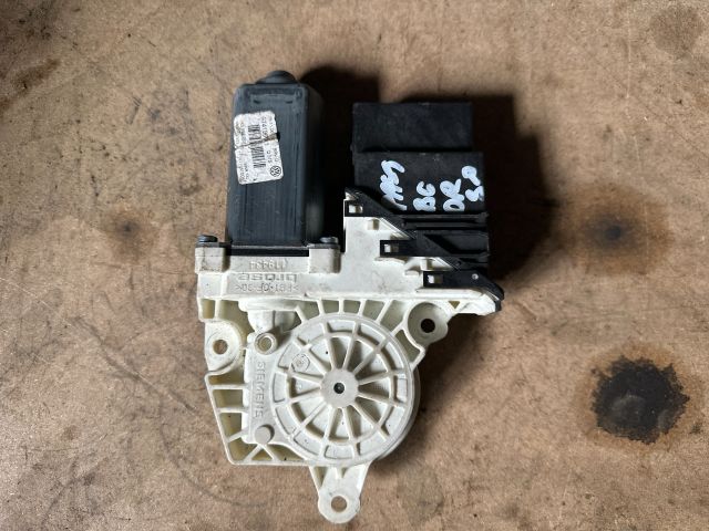 bontott VW PASSAT B6 Jobb hátsó Ablakemelő Motor