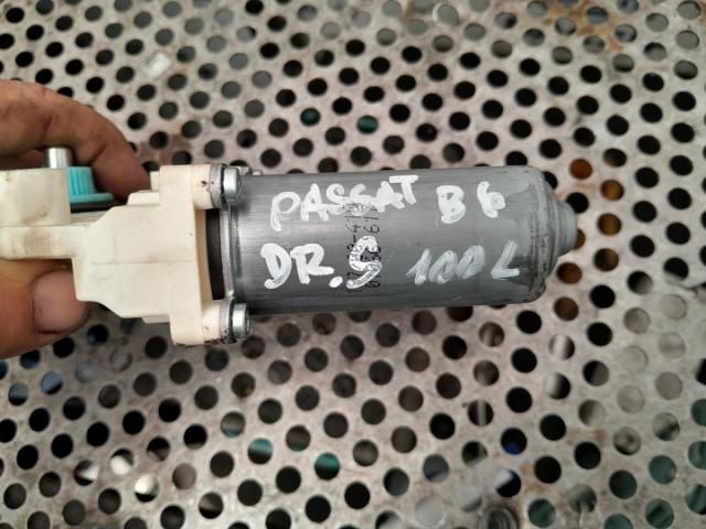 bontott VW PASSAT B6 Jobb hátsó Ablakemelő Motor