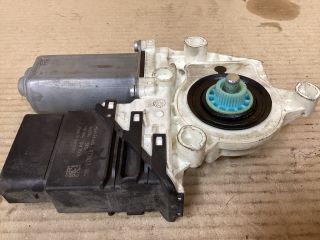 bontott VW PASSAT B6 Jobb hátsó Ablakemelő Motor