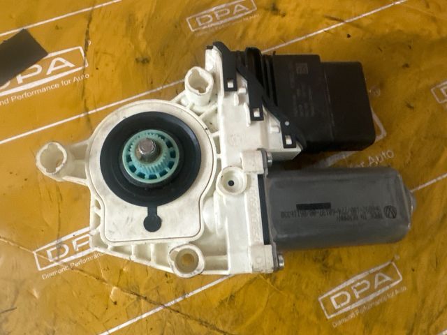 bontott VW PASSAT B6 Jobb hátsó Ablakemelő Motor