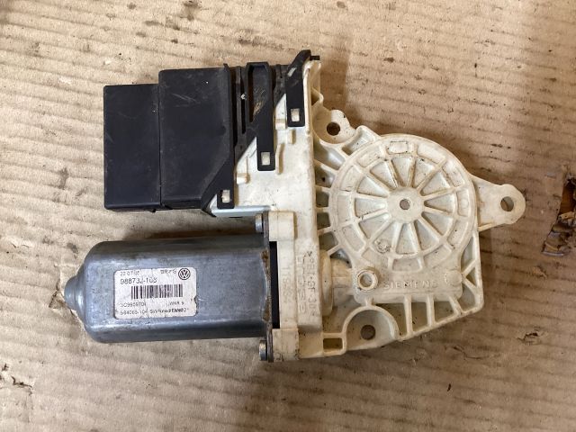 bontott VW PASSAT B6 Jobb hátsó Ablakemelő Motor