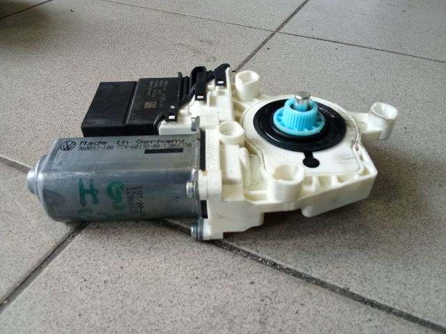 bontott VW PASSAT B6 Jobb hátsó Ablakemelő Motor