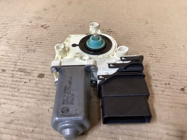 bontott VW PASSAT B6 Jobb hátsó Ablakemelő Motor