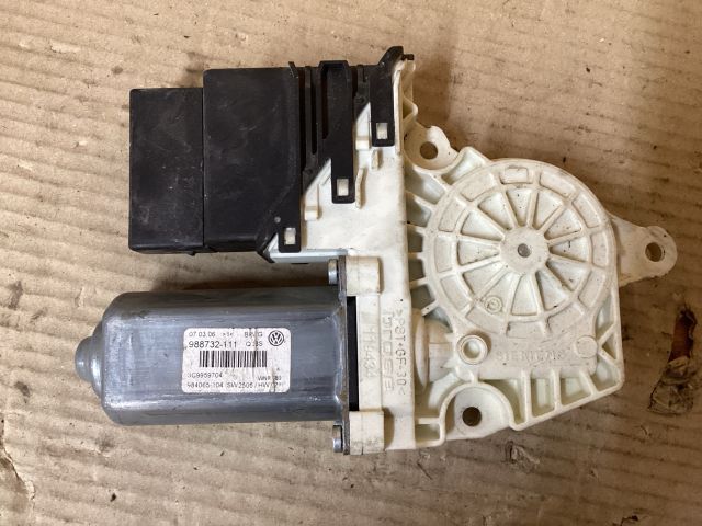 bontott VW PASSAT B6 Jobb hátsó Ablakemelő Motor