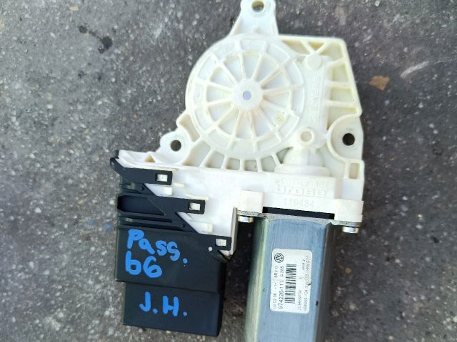 bontott VW PASSAT B6 Jobb hátsó Ablakemelő Motor
