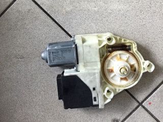 bontott VW PASSAT B6 Jobb hátsó Ablakemelő Motor